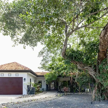 Villa Del Bosque